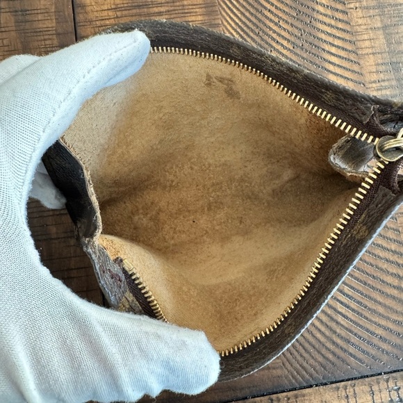 - Louis Vuitton Monogram Poche Toilette 15 Cosmetics Pouch Purse/ - Picture 8 of 14